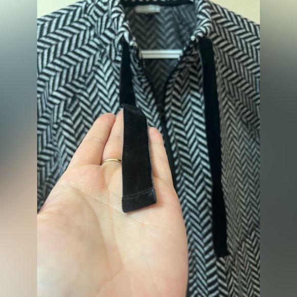 ⚪️Talbots women’s black & white zipup jacket velvet string size large petite - Picture 3 of 10